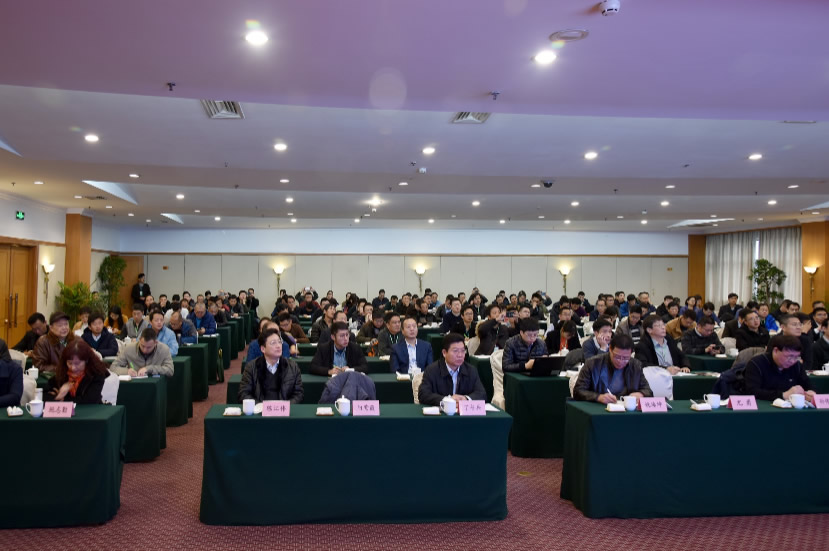 大道至簡、安全至上、節能增效--套筒式永磁無聯結傳動” 獲得參會石化企業分管節能的專家和領導的一致好評